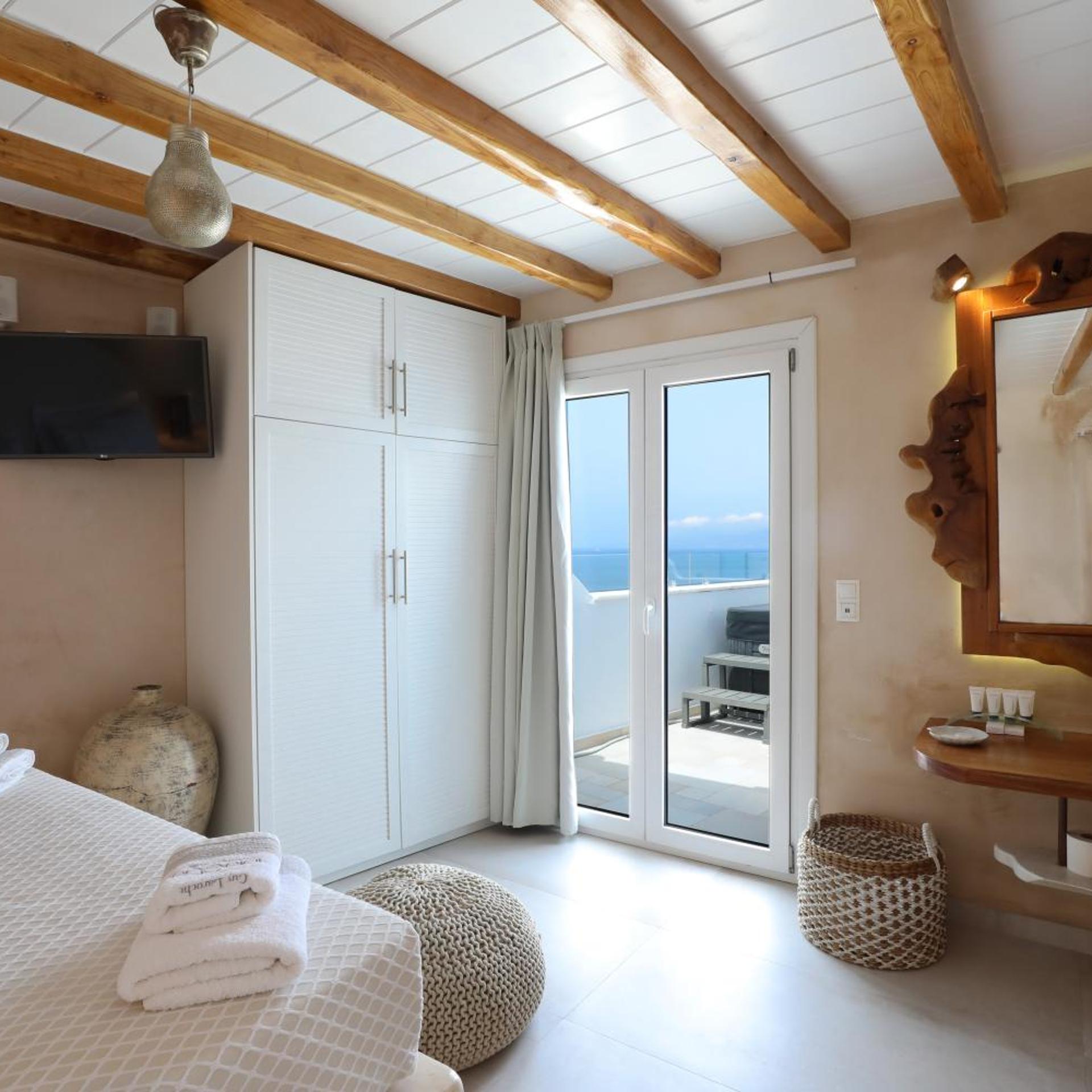 Junior Suite, Outdoor Jetted Tub