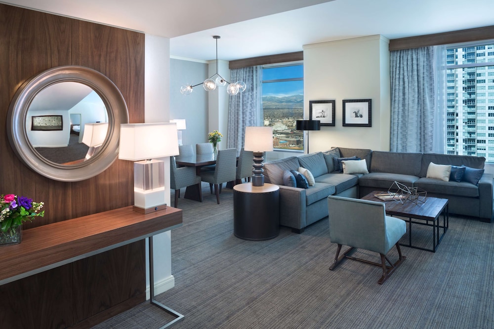 Hyatt Regency Denver 46/77