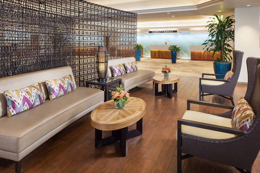 Waikiki Beach Marriott Resort and Spa 32/41