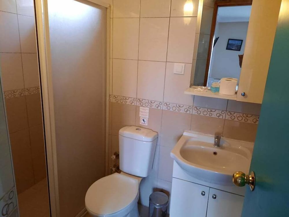 Dasis Hotel & Suites 38/40