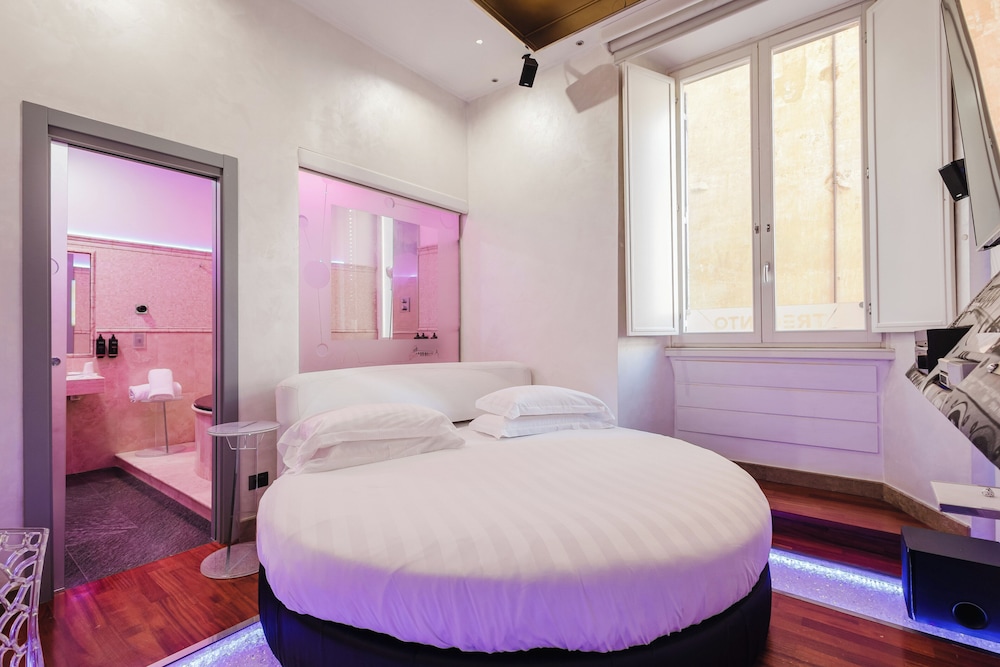 Junior Suite, Round Bed, Queen Bed, Hot Tub، Hotel Trecento 5/8