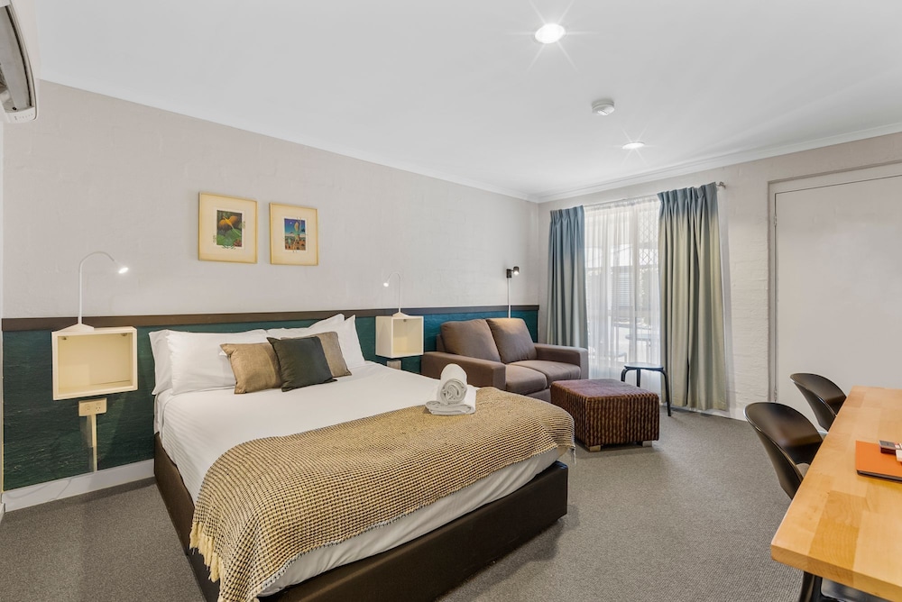 STANDARD, QUEEN BED, PET FRIENDLY