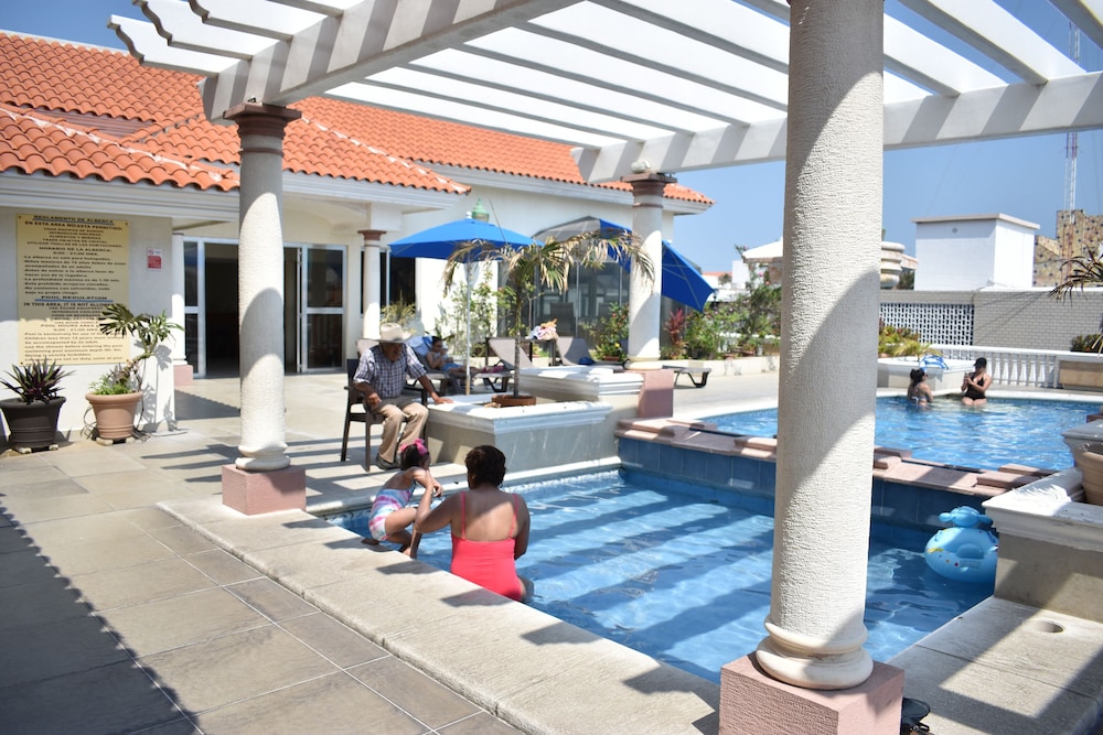 Hotel Baluarte 66/73