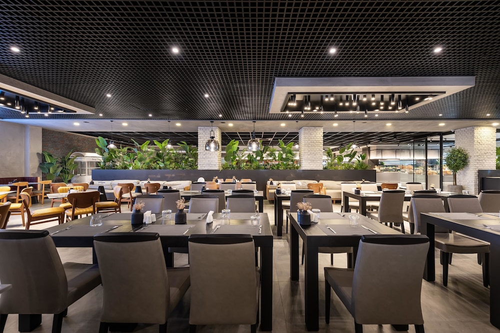 White City Resort 65/80