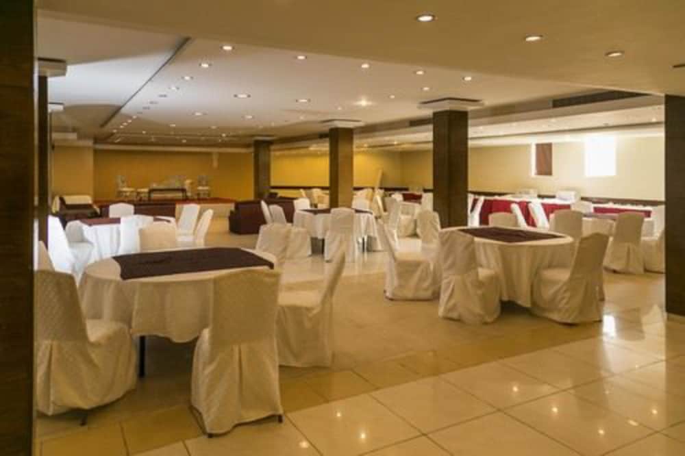 Grand Regency Hotel 43/50