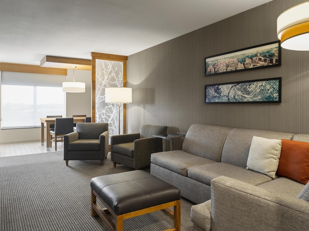 Hyatt Place West Des Moines/Jordan Creek 55/77