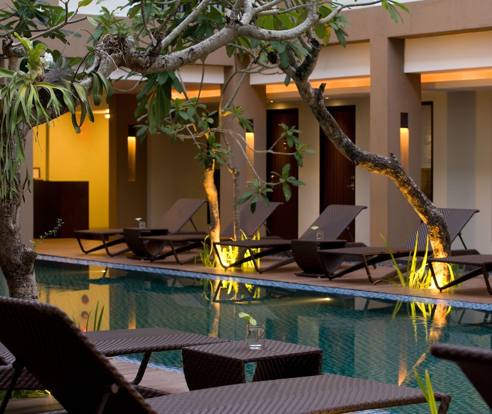 Hotel Santika Kuta Bali 28/29