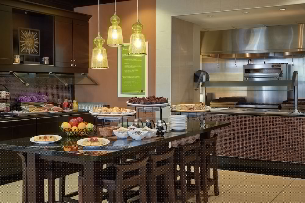 Hilton Garden Inn Toronto Airport West/Mississauga 27/38