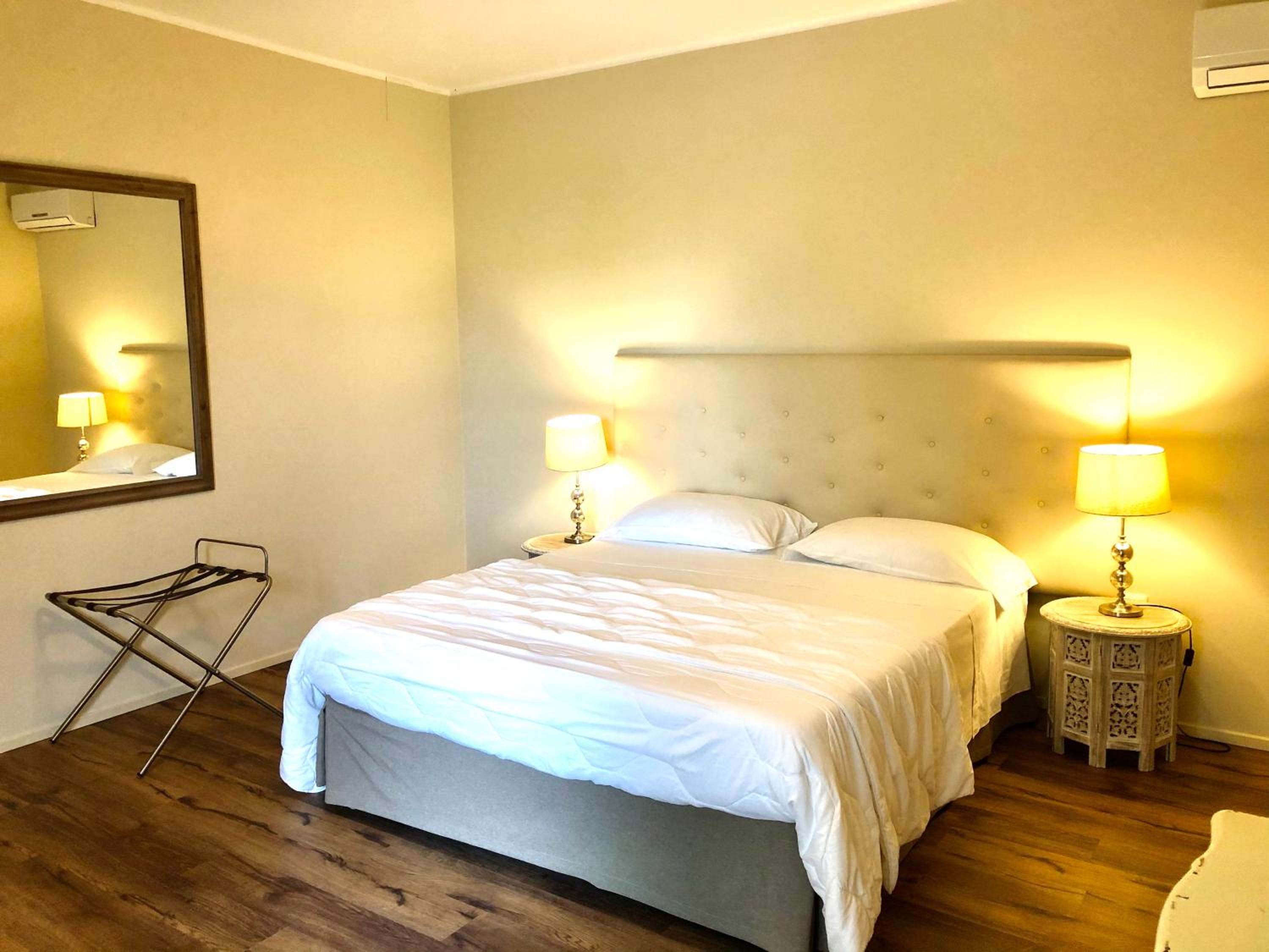 2 Bedrooms, Apartment, Separate Building