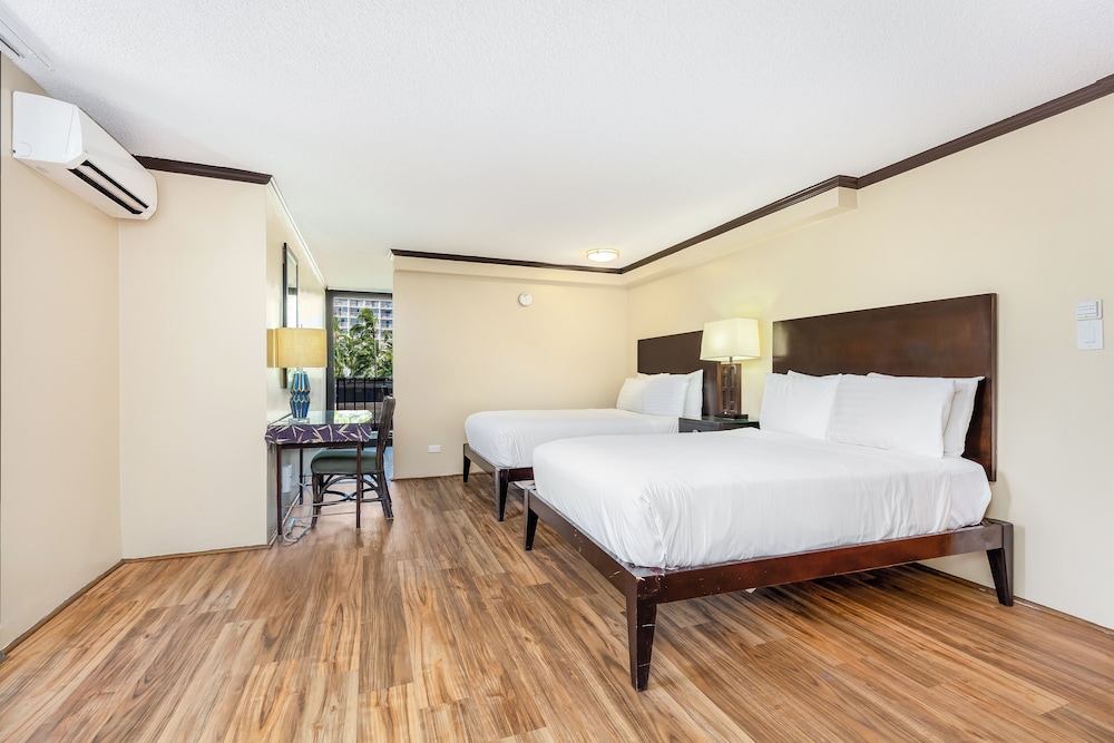 Castle Bamboo Waikiki 27/73
