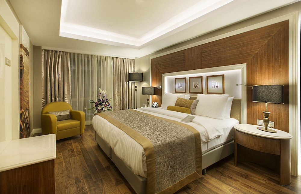 Executive, Suite, King Bed, Island View, Lounge Access