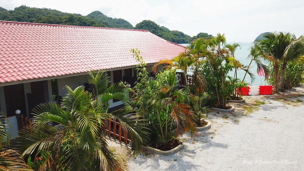 Penarak Bamboo Beach Motel 5/43