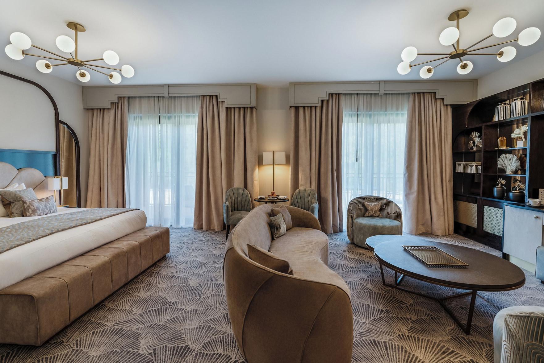 Estate, Castle, Suite