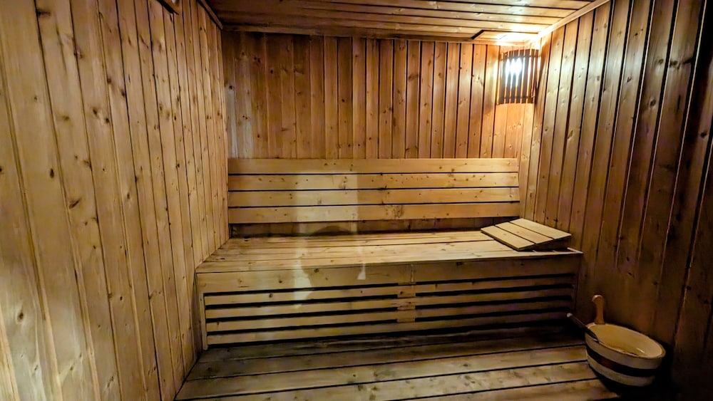 swimming pool spa