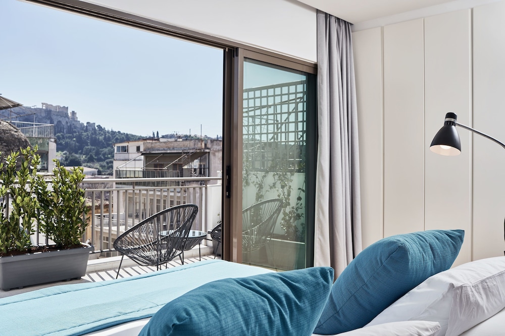 MONO Lofts Athens 15/50
