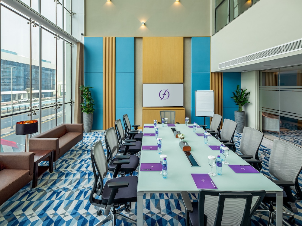 Flora Inn Dubai 46/51