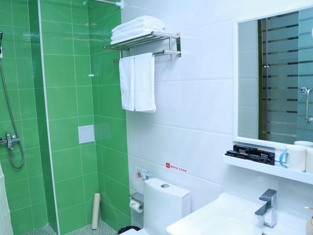 Shell Chengde Longhua County Xingzhou Road Hotel 25/27
