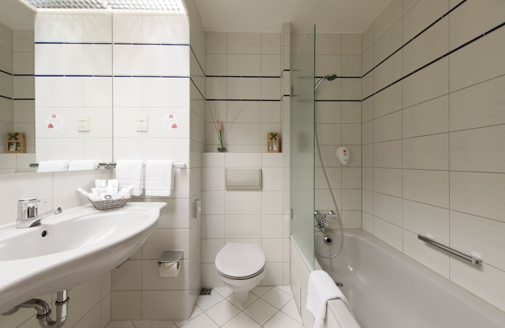 Leonardo Hotel Koln 12/77