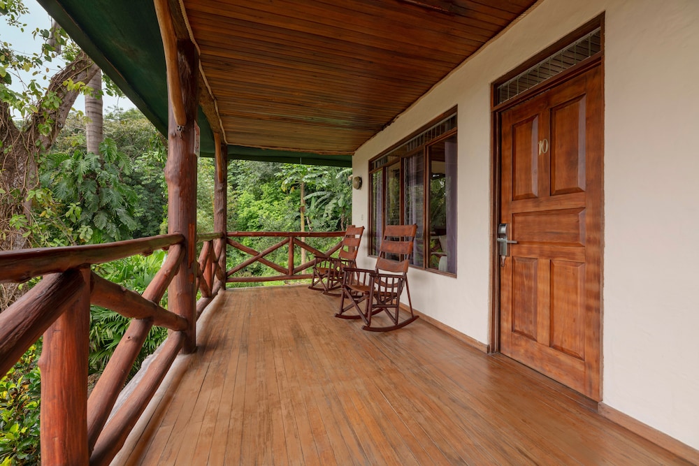 Tabulia Tree Hotel and Villas 48/77