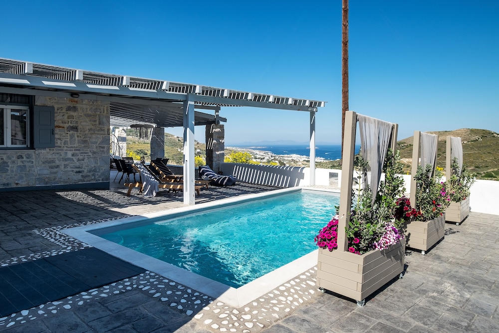 Paros Nereids Villas 42/50