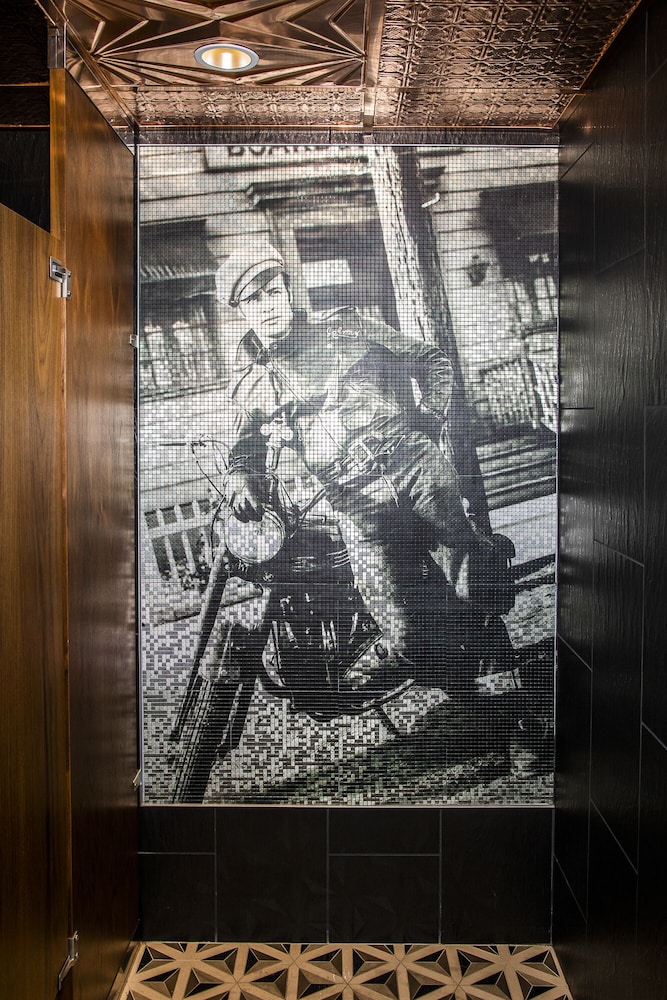 The Kindler Hotel 27/41