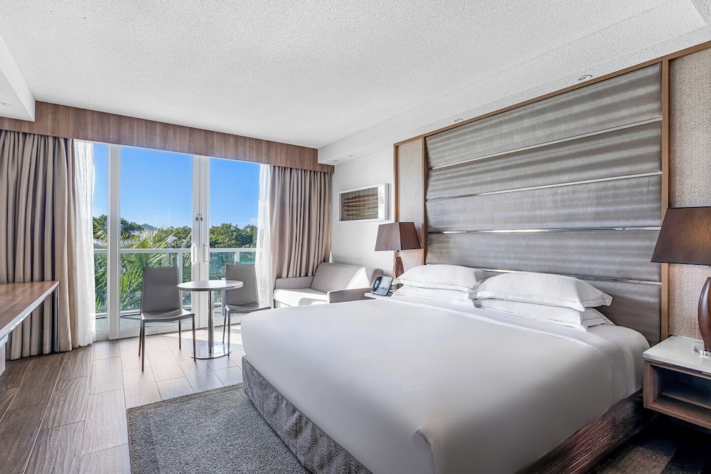 Room, King Bed, Water Front