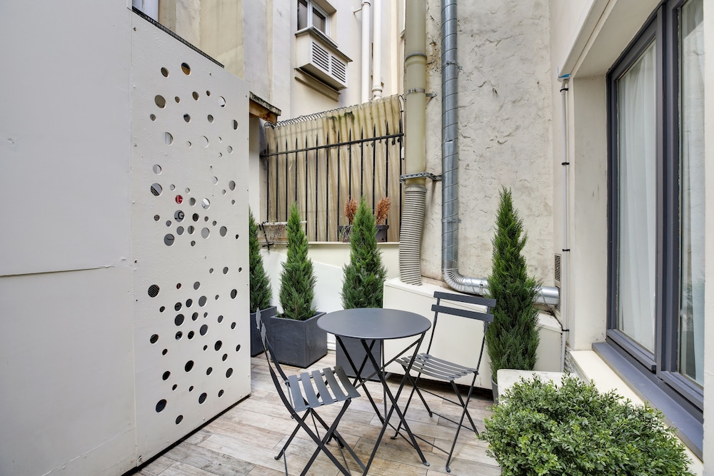 Hotel Riviera Elysees 82/95