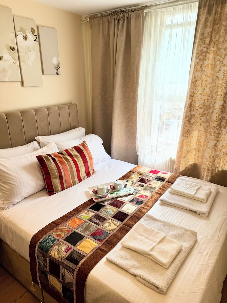 ABC Hyde Park Hotel 24/53