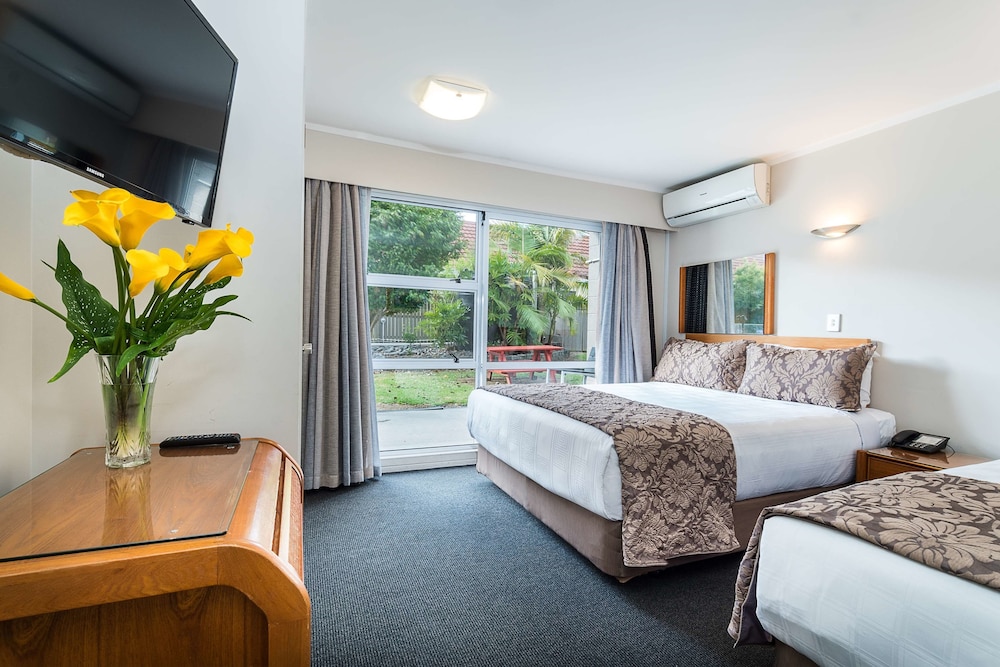 Best Western Newmarket Inn & Suites 17/58