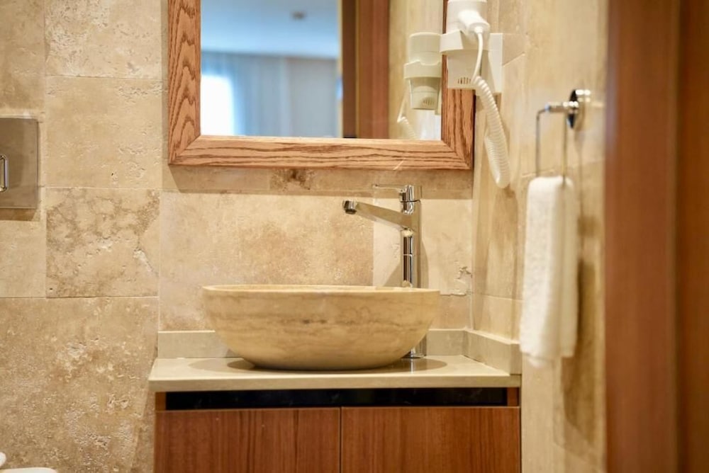 Khalkedon Suite 47/50
