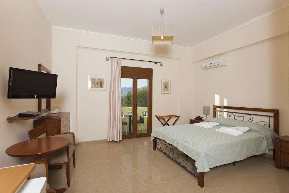 STANDARD, SEA VIEW