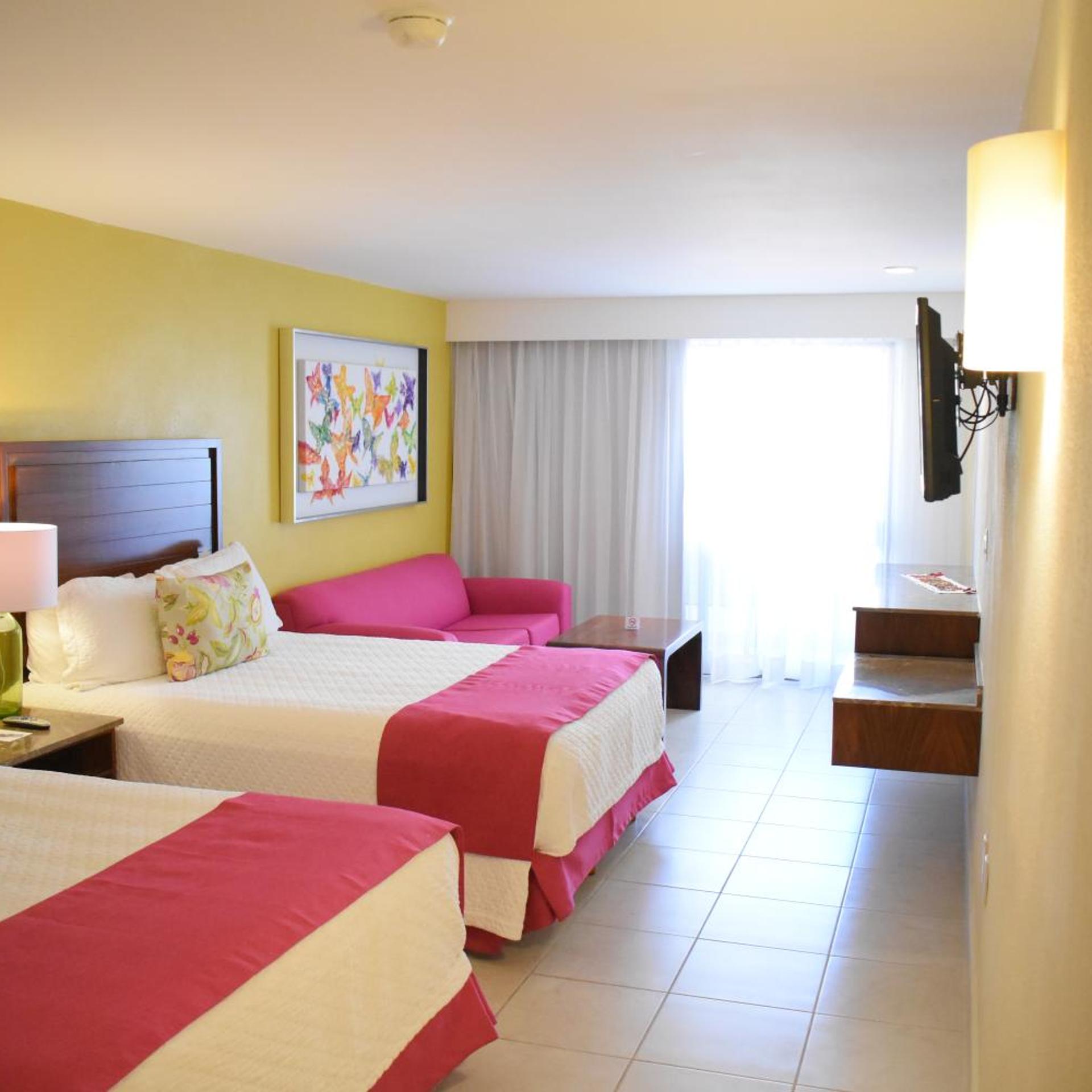 Standard, King Bed, Mountain Wing