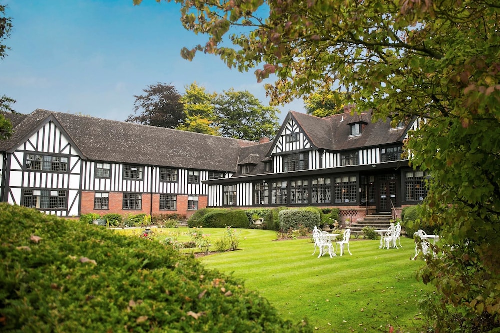 Hogarth S Stone Manor 66/73