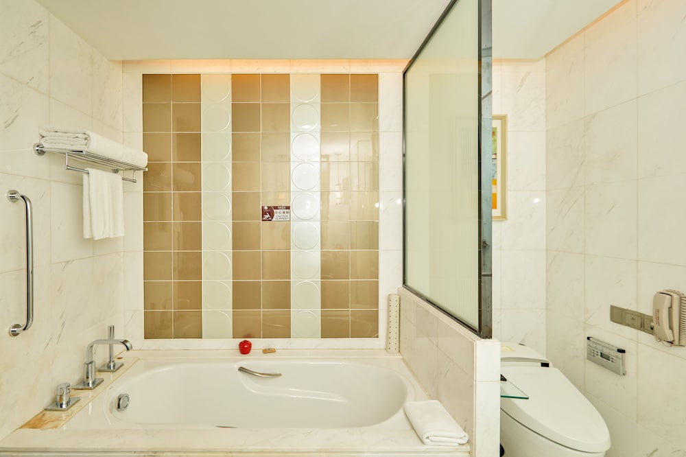 Soluxe Hotel Guangzhou 68/69