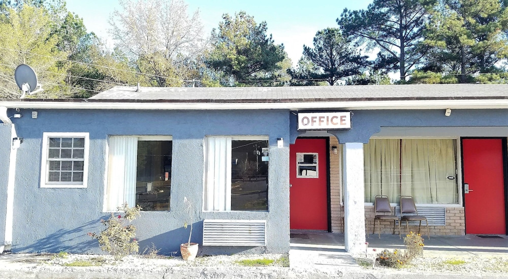 Roadway Inn Troy 2/20