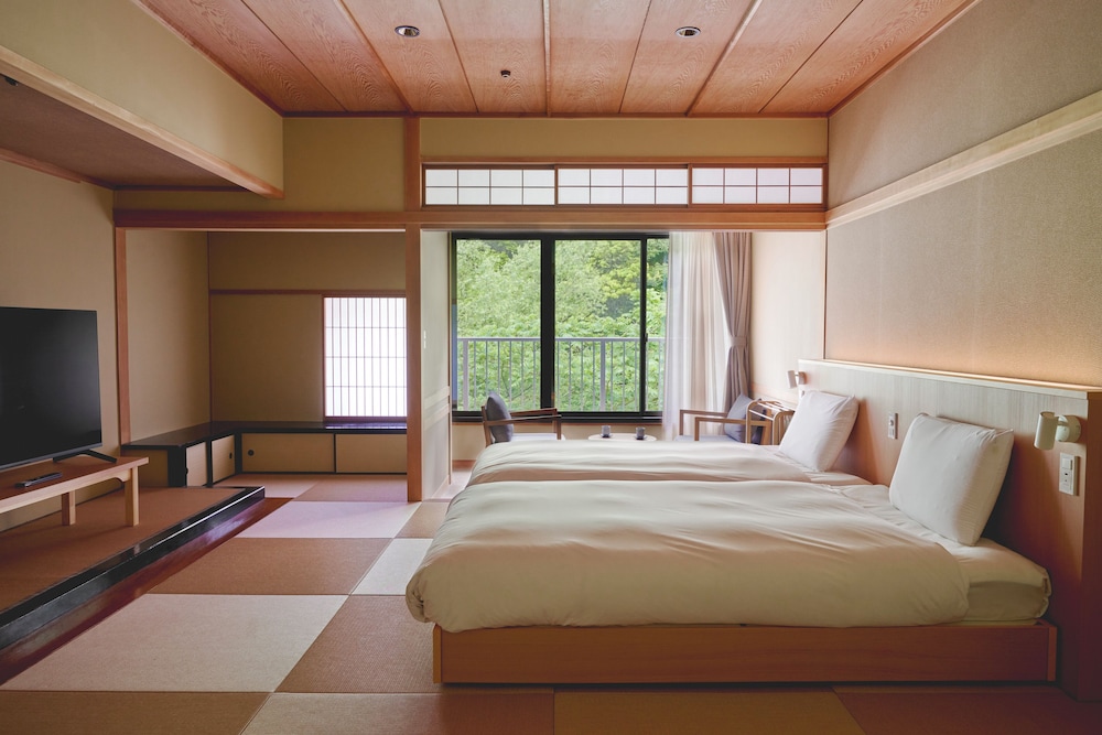 Hakone Pax Yoshino 13/49