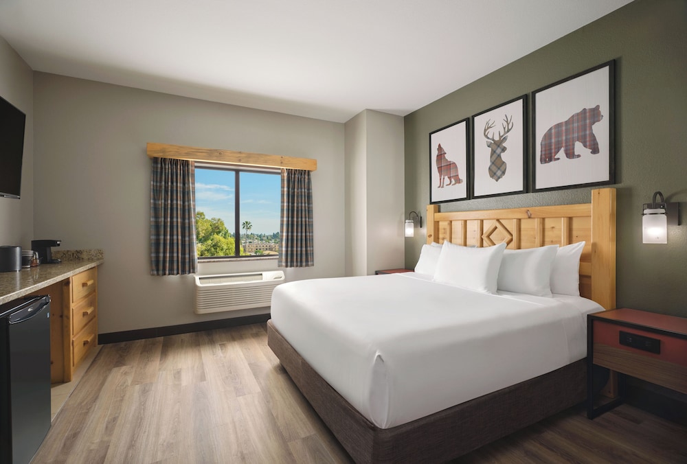 Great Wolf Lodge - Anaheim Ca 15/66