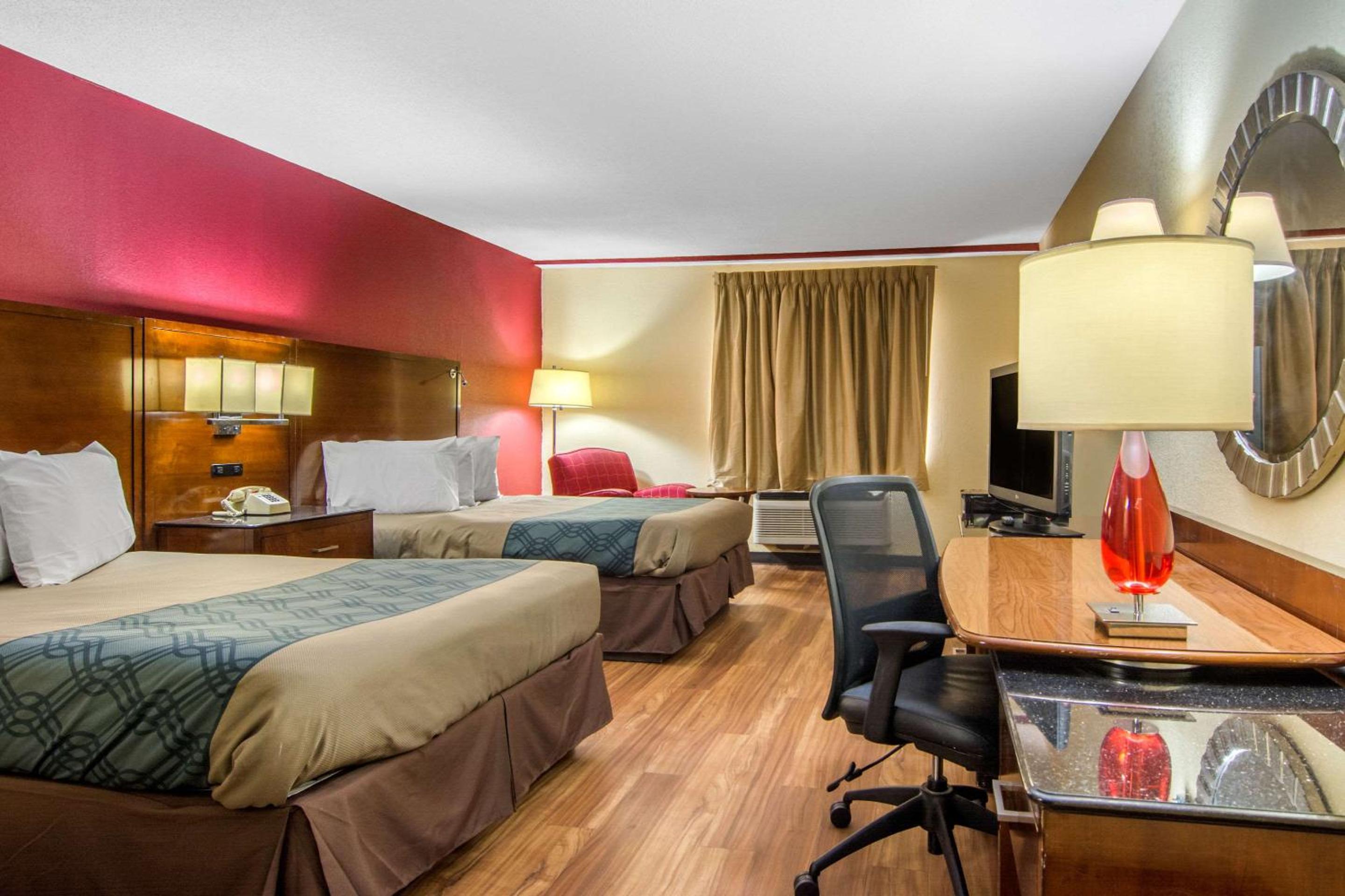 Room, 2 Double Beds, Forsyth, GA 4/9