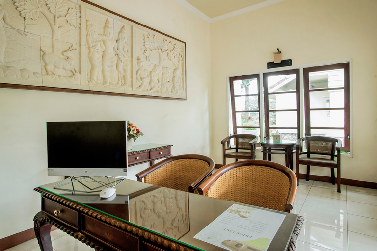 Puri Indah Inn Yogyakarta 7/11