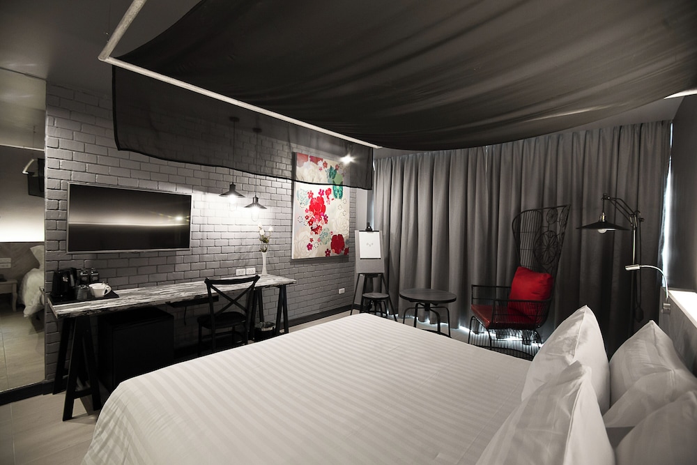 Lanna, Art, Twin Beds, Bathtub، Art Mai Gallery Nimman Hotel 3/5