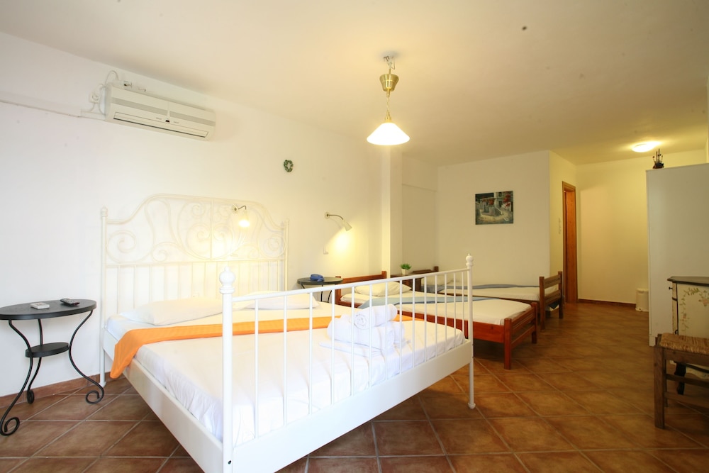 استوديو بسرير مزدوج وسريرين منفصلين بإطلالة على البحر