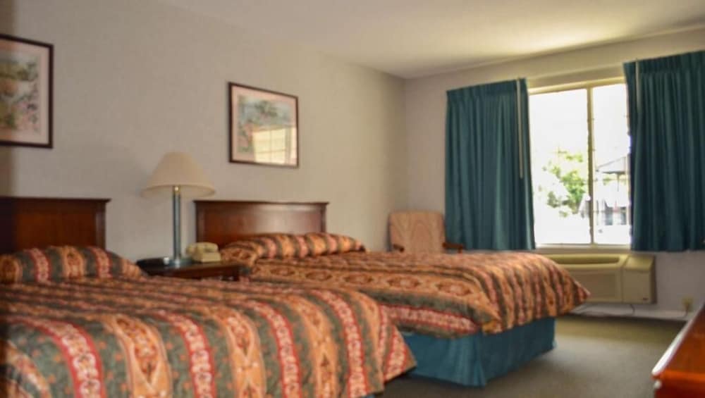 Surrey Inn Hotel 22/61