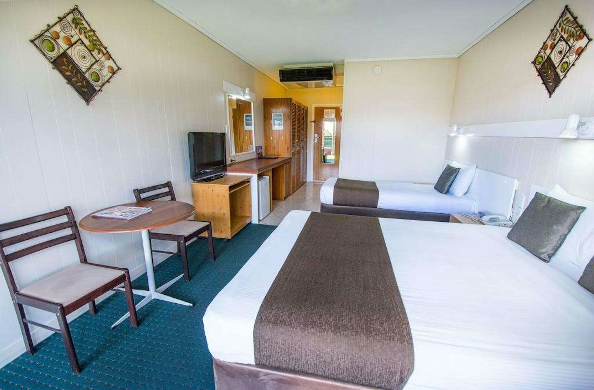 Elkira Court Motel 12/58