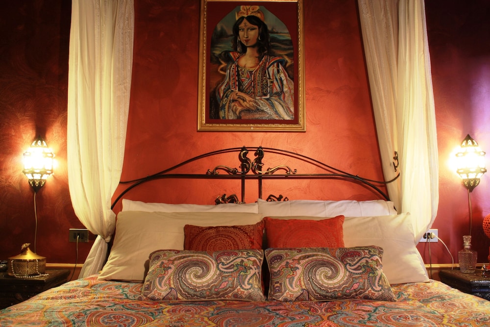 Mirabilia Arab House 8/28
