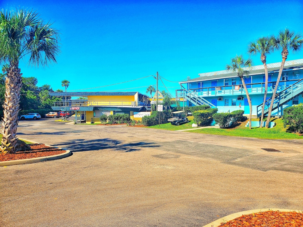 The Port Hotel and Marina 12/55