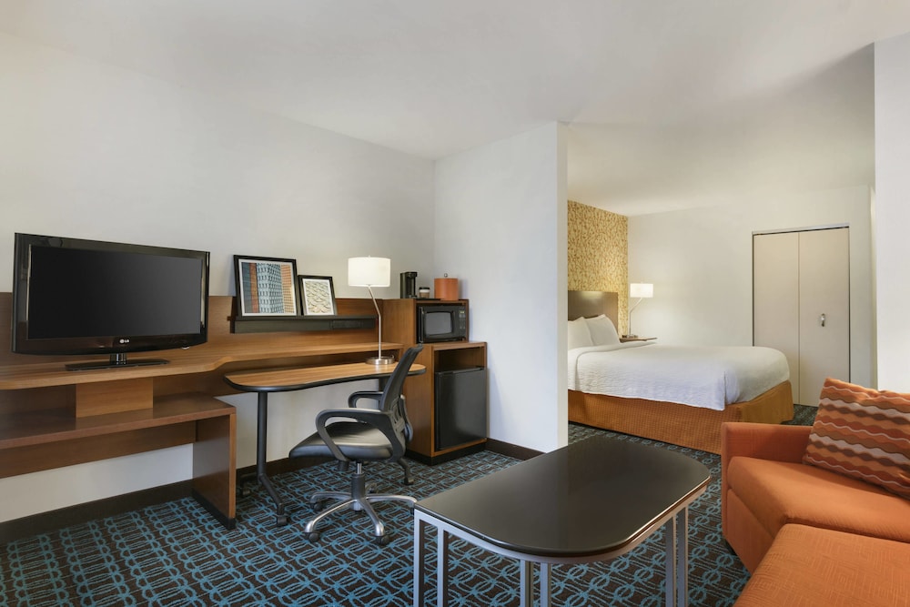 Fairfield Inn Suites Smithfield 17/20