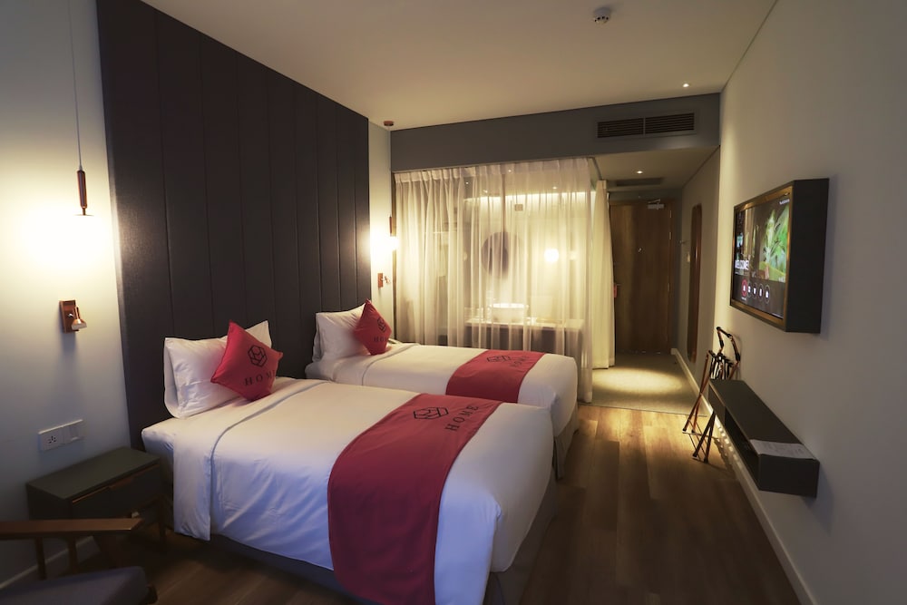 HOME Hotel 6/35