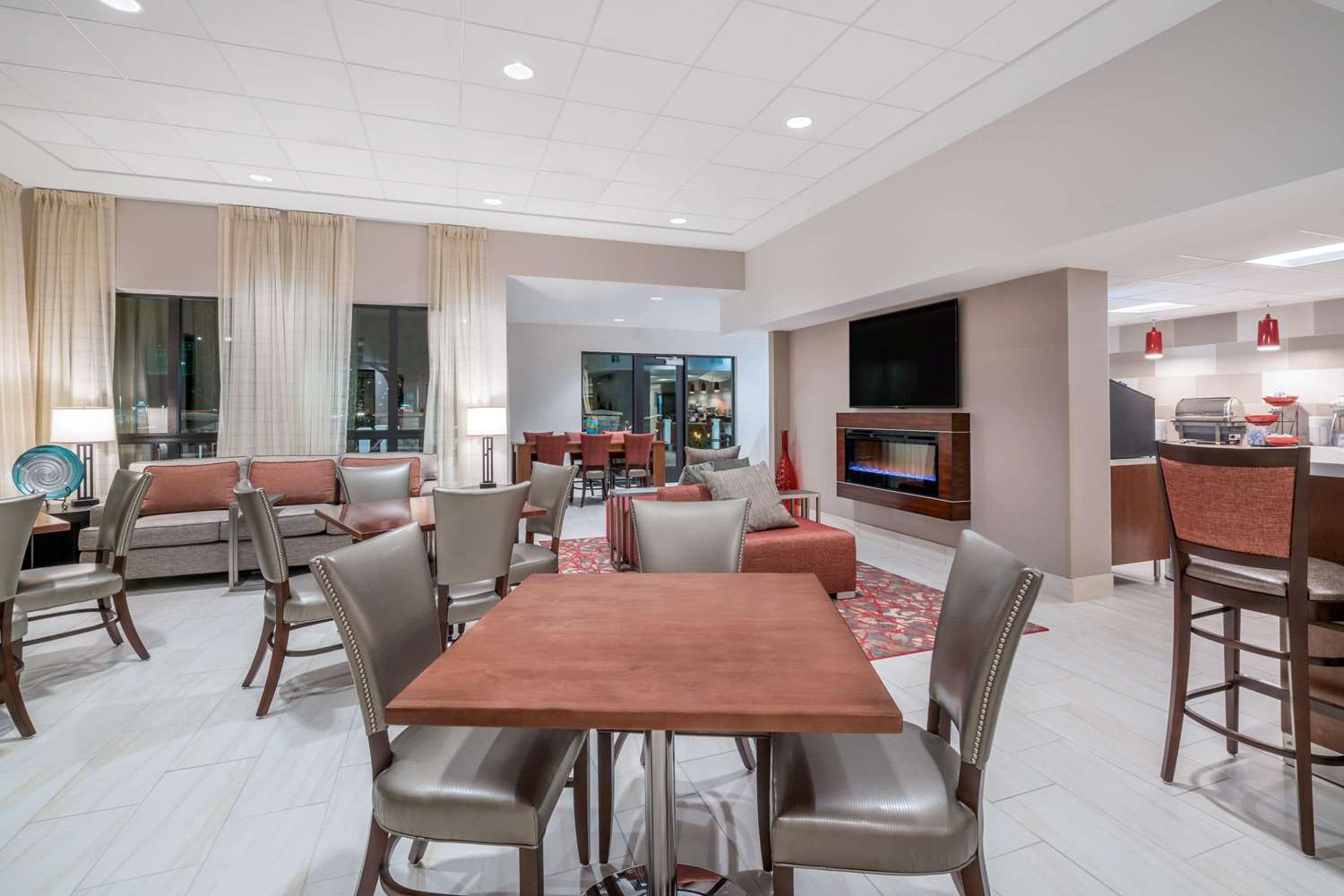 Ramada By Wyndham Minneapolis Golden Valley 27/42