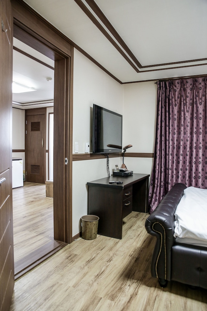Hill Stay Hotel Residence 23/44