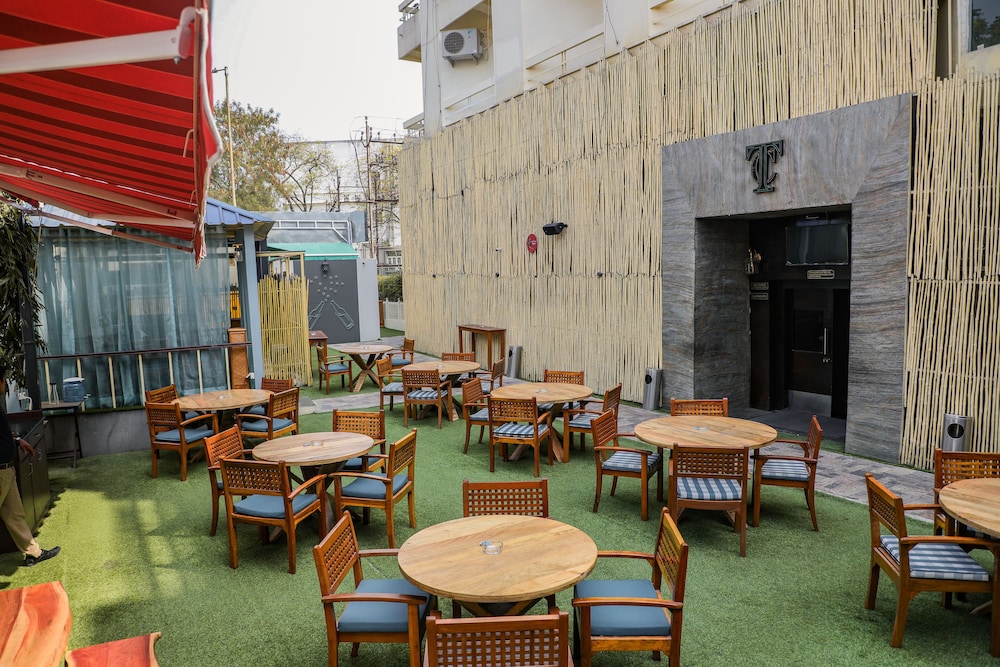 Hotel Shikha 45/59